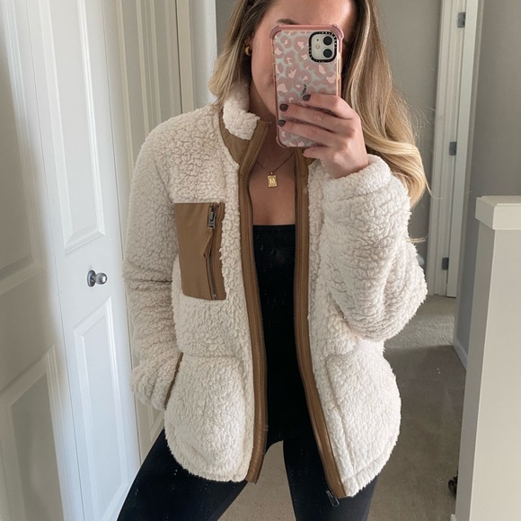 Abercrombie super soft sherpa jacket - Picture 2 of 7